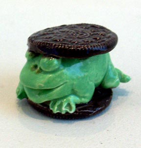 David Gilhooly | Frog Oreo